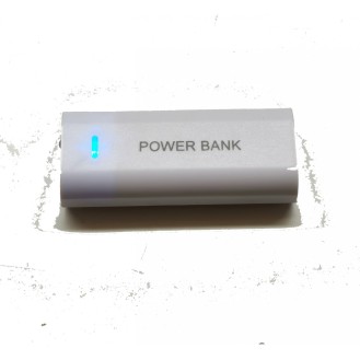 Power Bank 5600Mah With Flash White Light